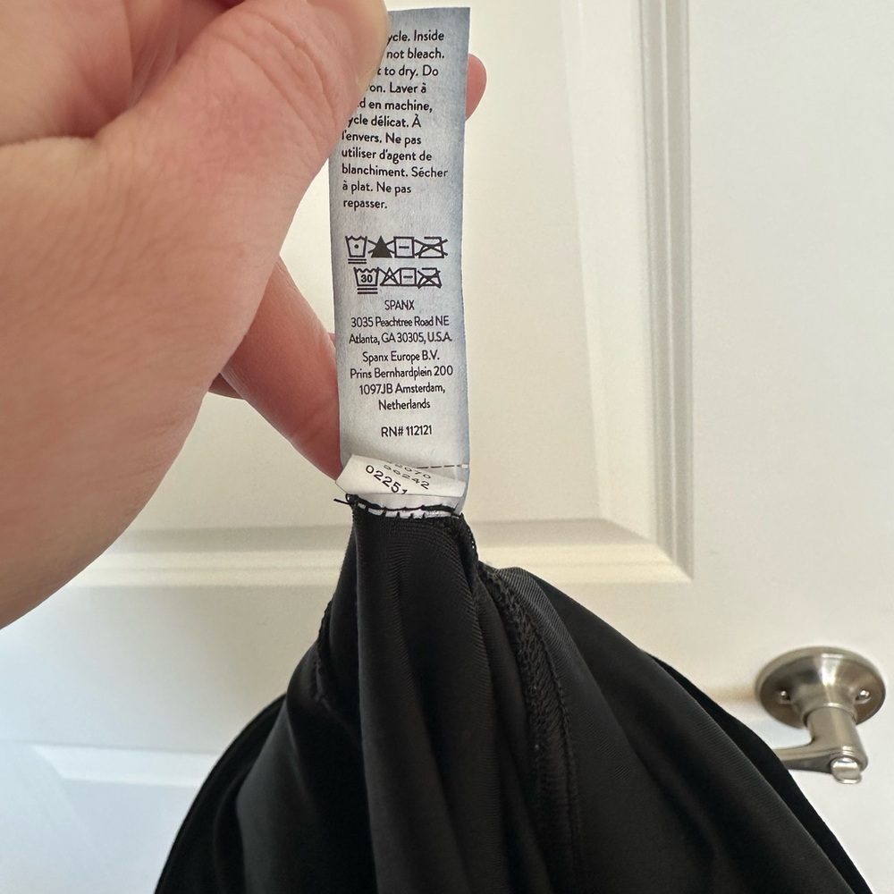 Like New Spanx Black Velvet High-Waisted Leggings - Picture 5 of 5